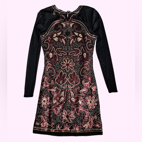 CHELSEA & VIOLET 💋 SEQUIN MINI DRESS - SMALL - Picture 3 of 6